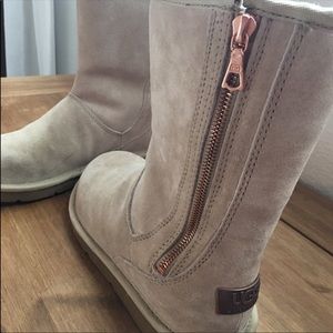 UGG Australia Mayfaire Boots Women's Size 7 SAND
